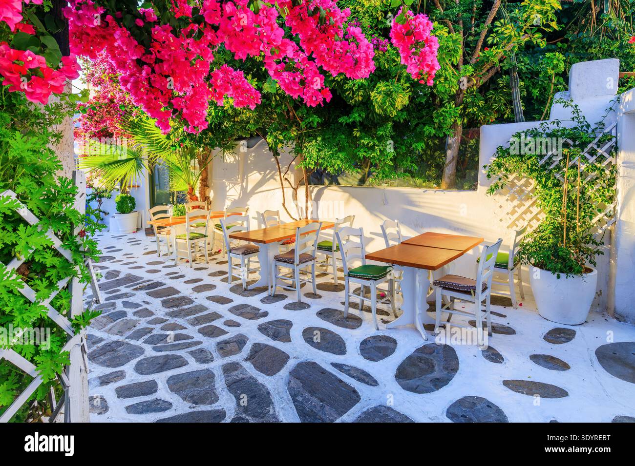 Mykonos, Grèce. Vue sur les rues étroites de la ville de Mykonos. Banque D'Images