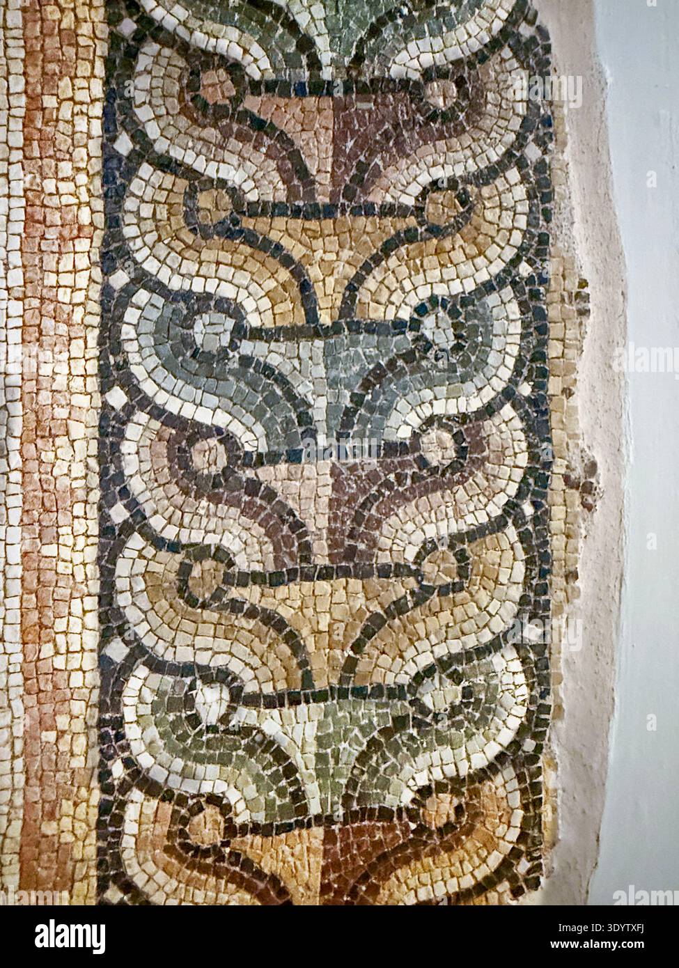 Abstrait mosaïque romaine du IIe siècle à Zeugma. Présente des motifs complexes, maintenant exposés au Musée de la mosaïque Zeugma à Gaziantep, Turquie. Banque D'Images