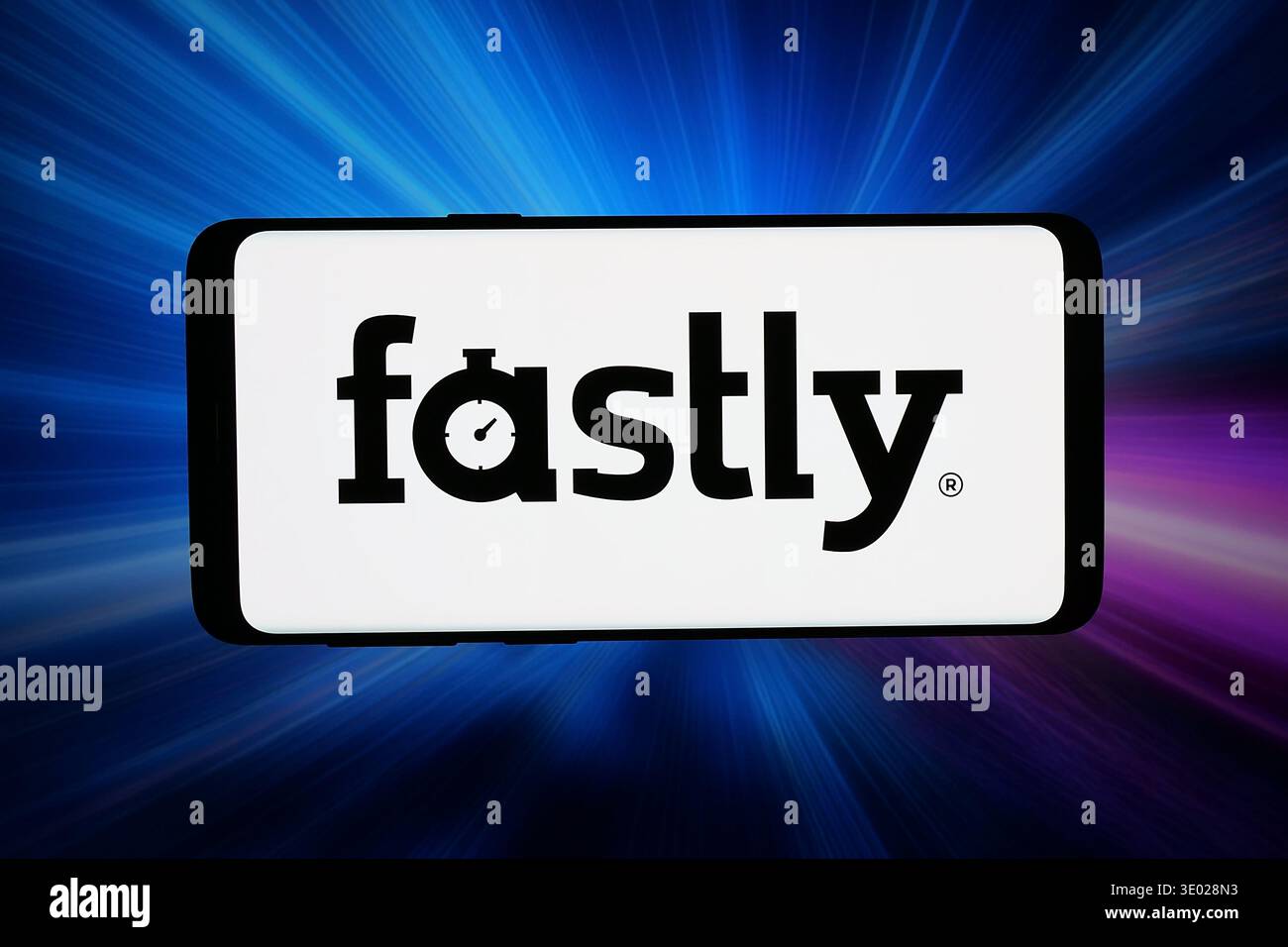 Stuttgart, Allemagne - 03-04-2026 : dans cette illustration photo, le logo de la société de réseau de diffusion de contenu Fastly Inc est affiché sur un smartphone Banque D'Images
