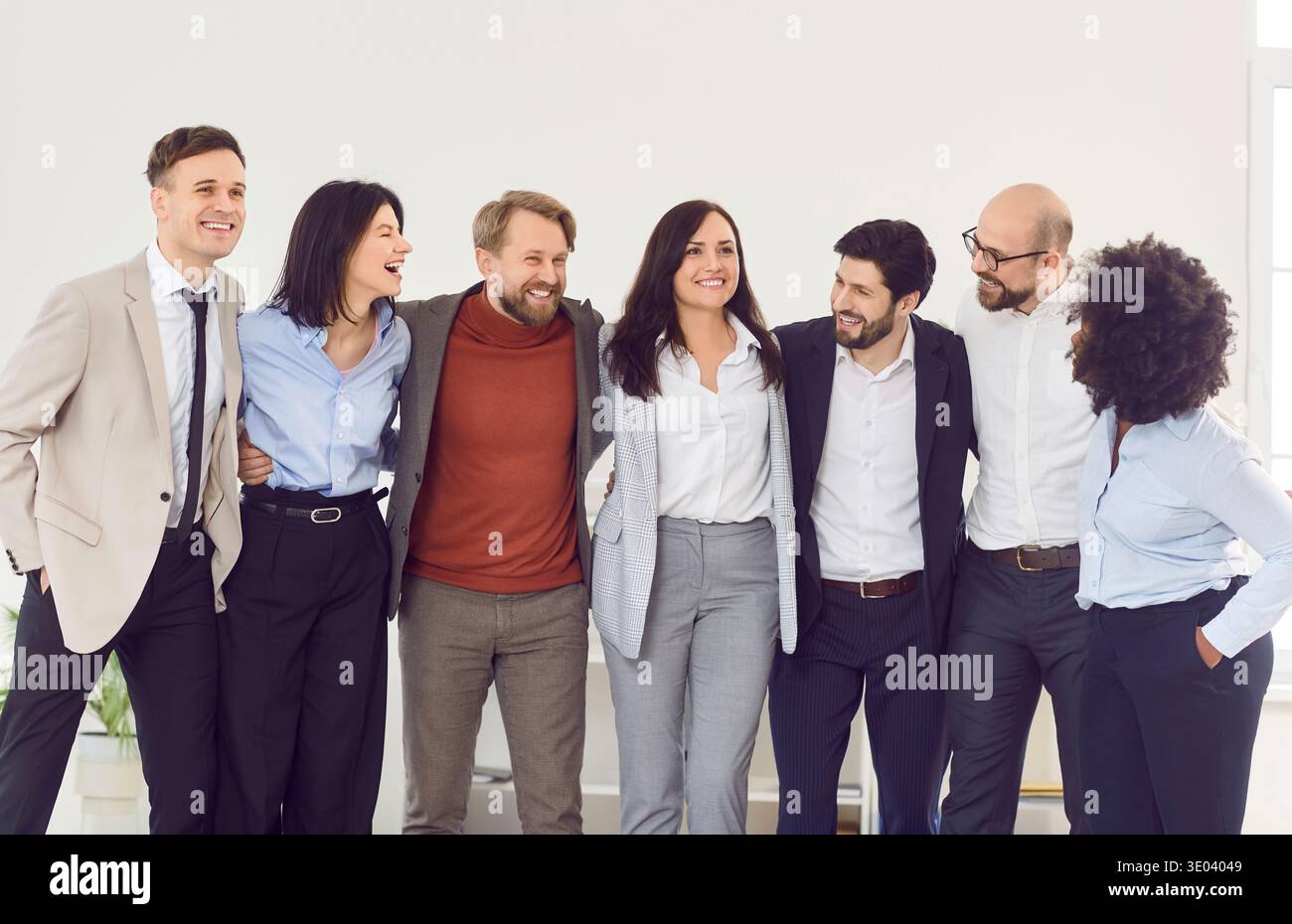 Portrait d'Un groupe heureux d'employés de bureau Banque D'Images