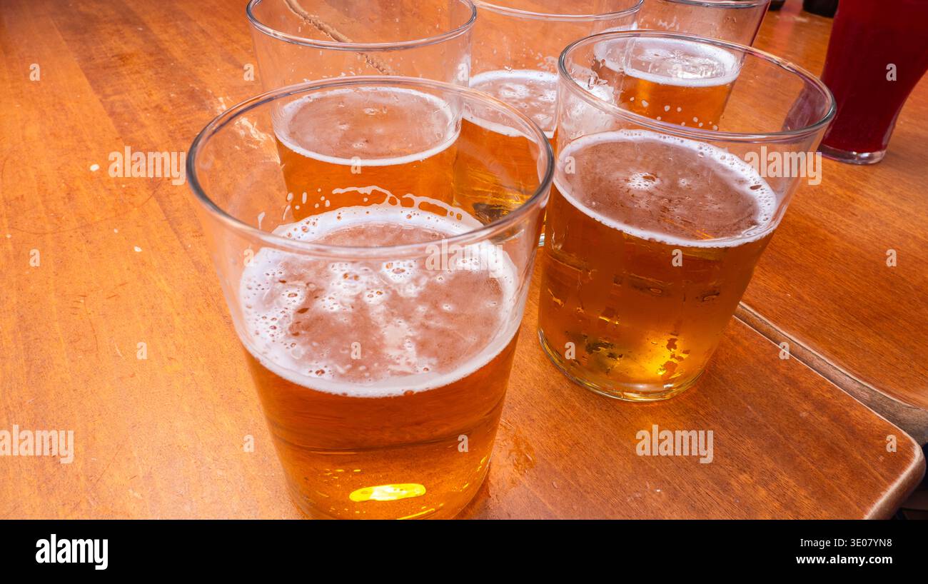 Verre à bière au public Bar, Espagne, Europe Banque D'Images