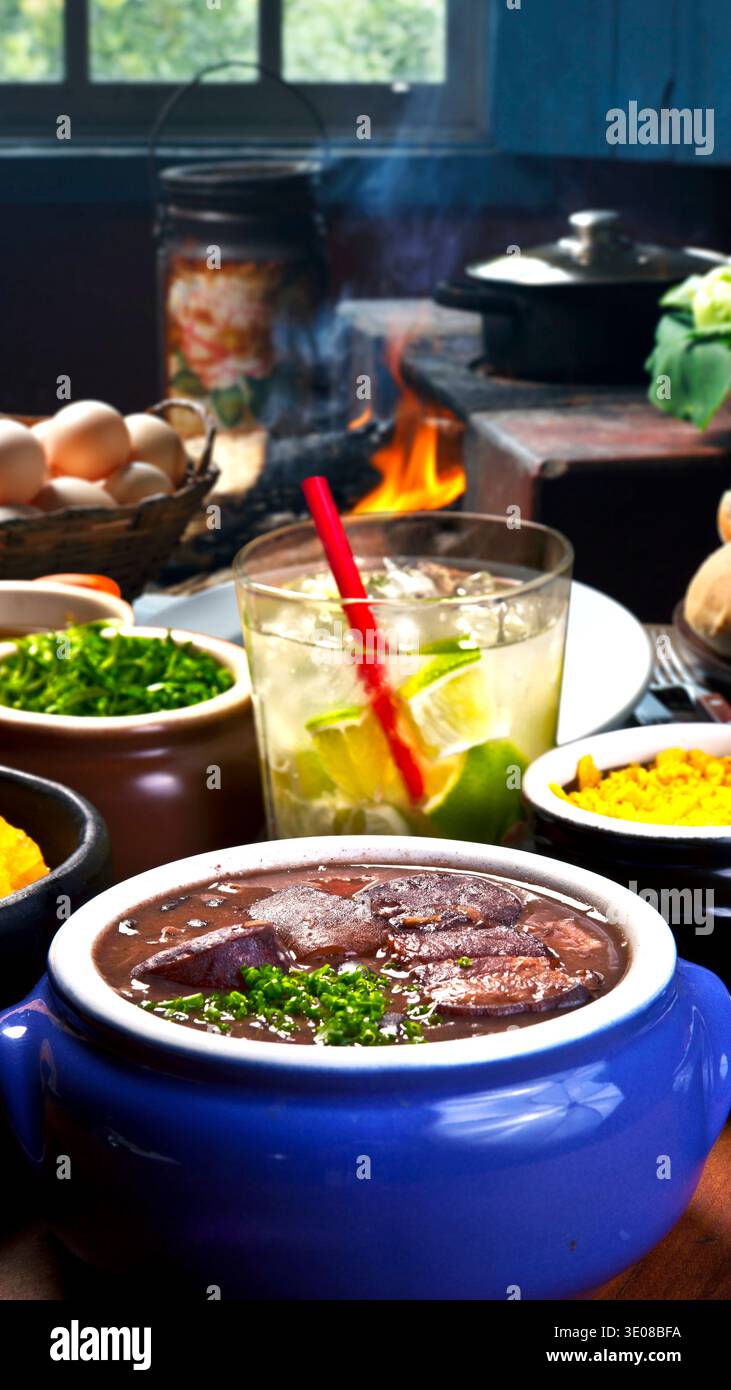 Feijoada, un plat traditionnel de la cuisine brésilienne Banque D'Images