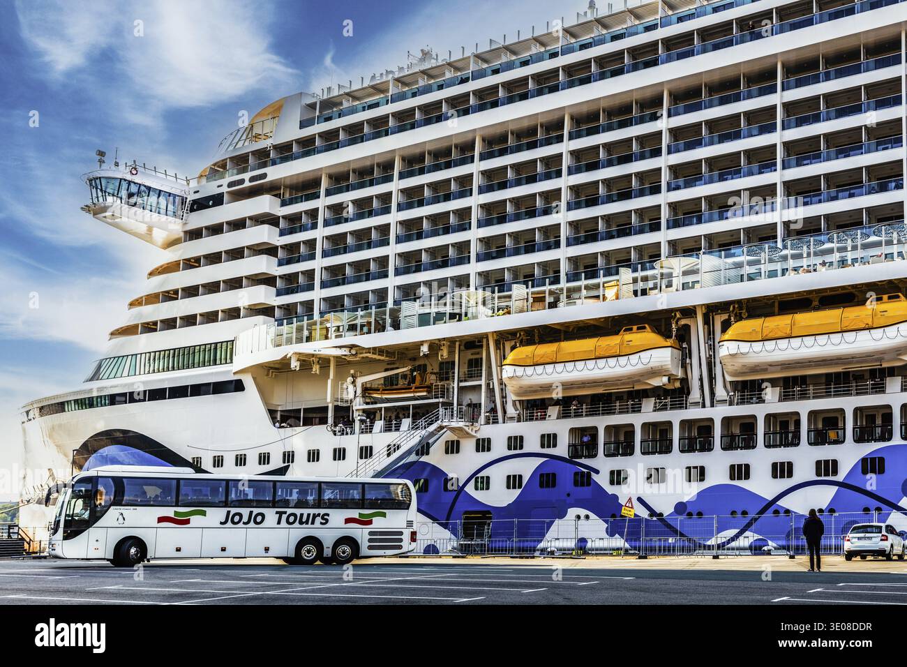 Quai de croisière au World Port Center, à Wilhelminapier dans le port, Rotterdam, pays-Bas Banque D'Images