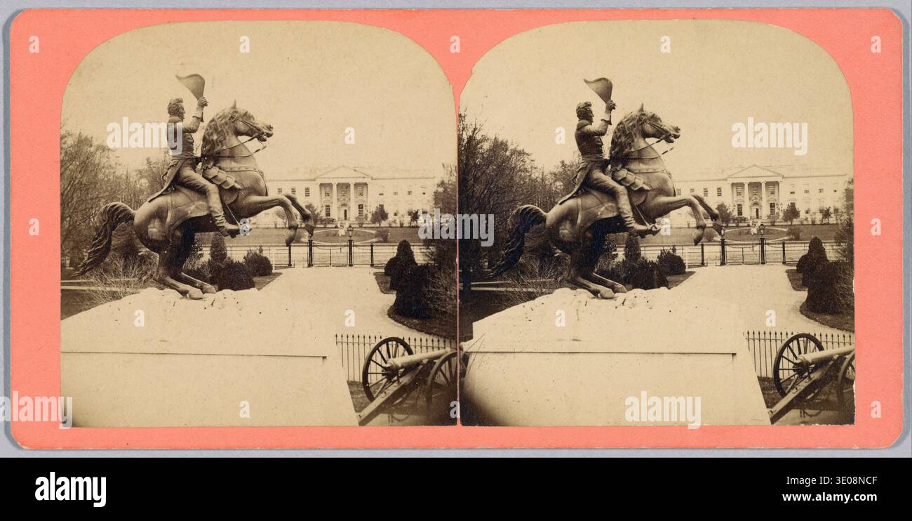 Cette photographie stéréoscopique vintage du milieu des années 1800 réalisée par Bell & Brother capture la statue équestre en bronze du général Andrew Jackson sur Lafayette Square, avec la Maison Blanche visible en arrière-plan. L'imprimé albumen détaillé Stereo offre une perspective tridimensionnelle de la sculpture monumentale et de son cadre historique. Banque D'Images
