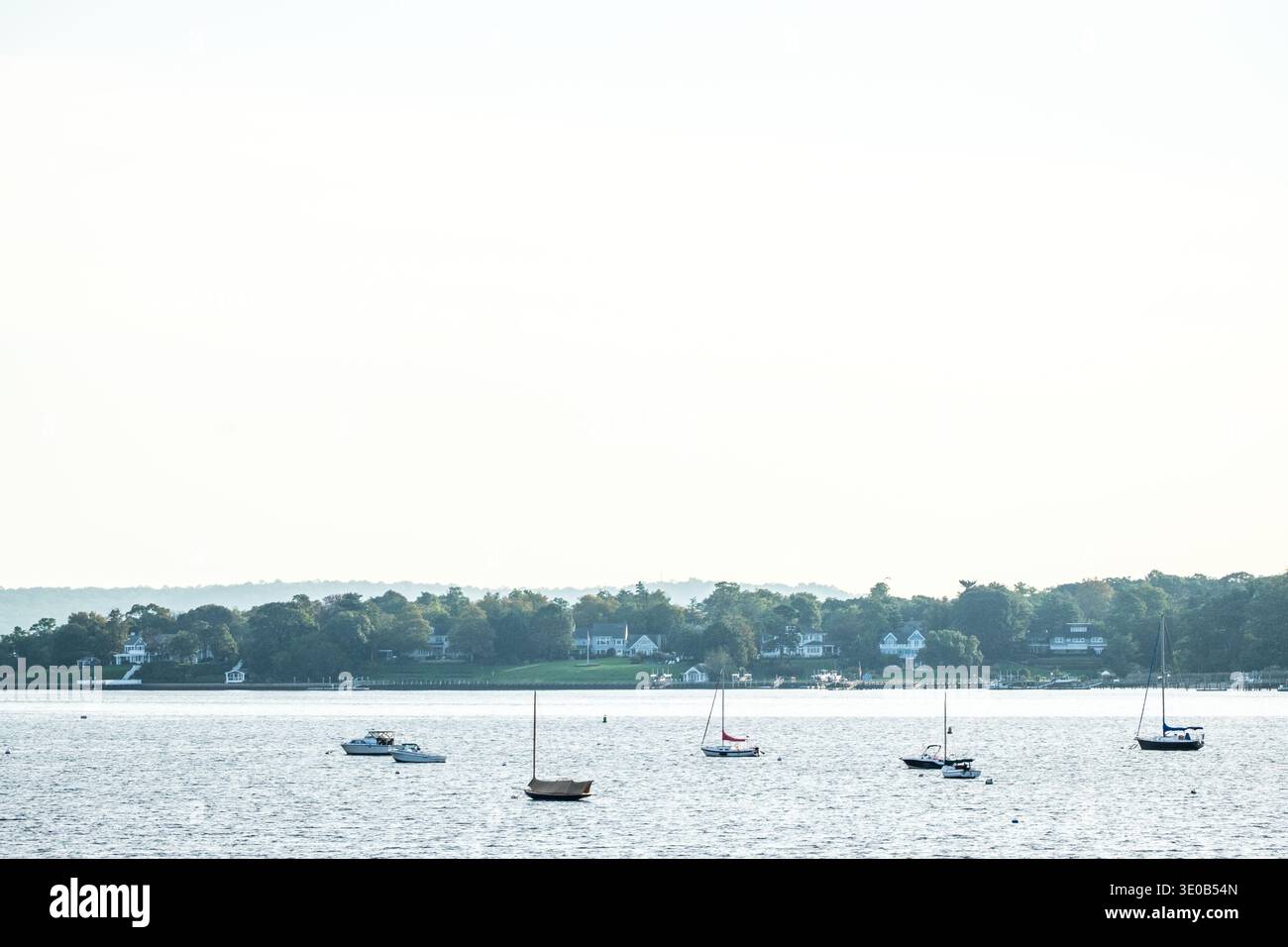 Bateaux dans la rivière Navesink, Red Bank, NJ Banque D'Images