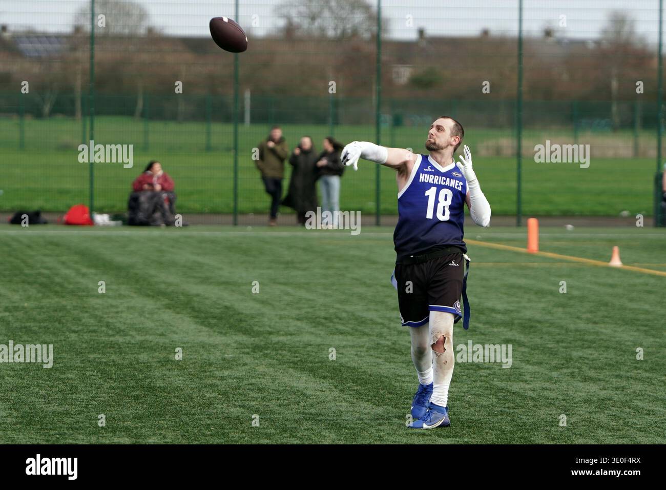 Drapeau football quaterbacks lancer la balle dans Welsh Bowl VI Banque D'Images