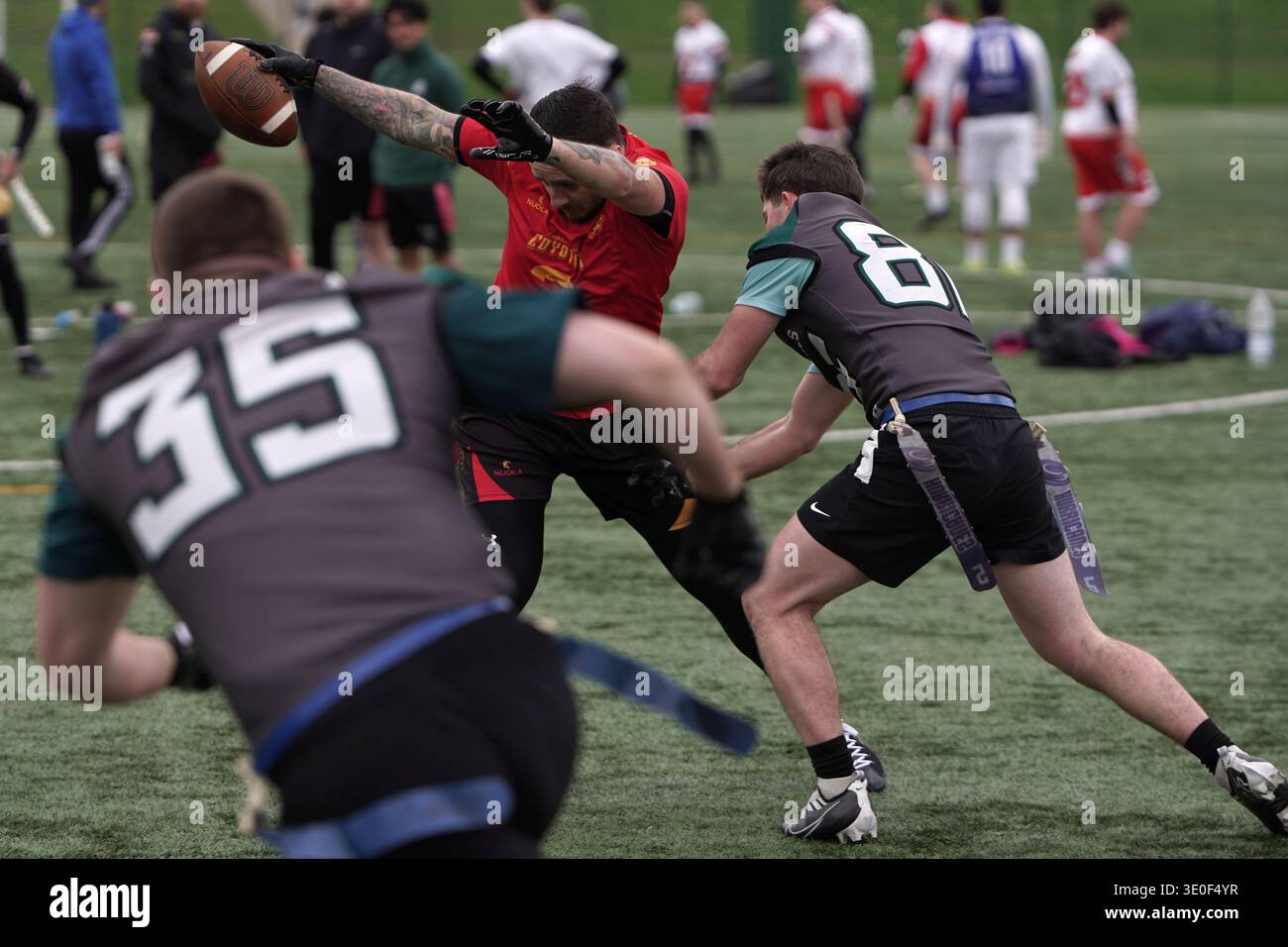Marquer les joueurs de football en étiquetant le coureur dans Welsh Bowl VI Banque D'Images