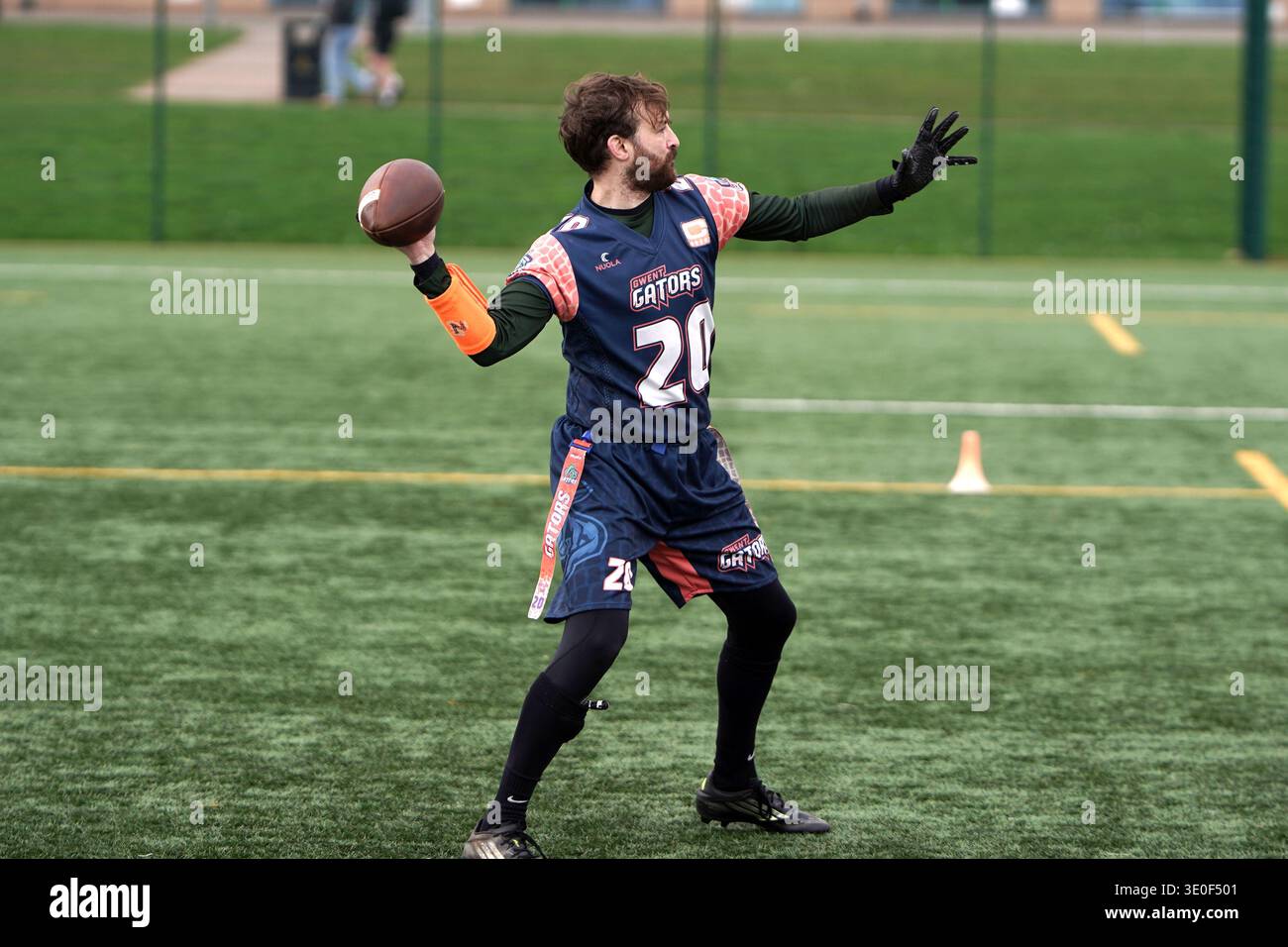 Drapeau football quaterbacks lancer la balle dans Welsh Bowl VI Banque D'Images