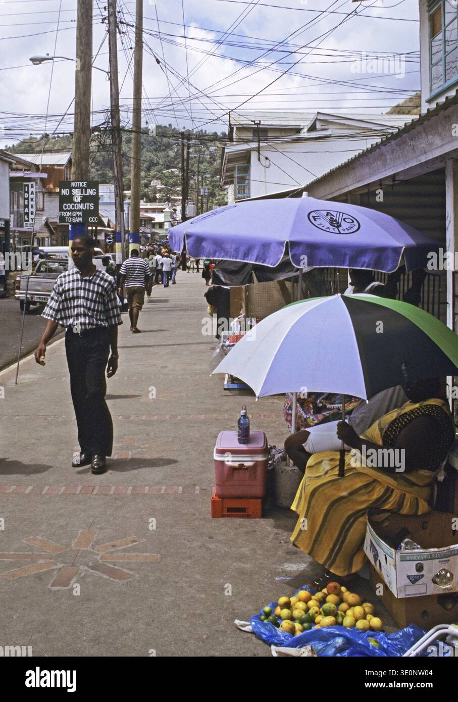 Street Life dans le centre-ville de Castries, île de Sainte-Lucie, îles du vent, petites Antilles, Caraïbes Banque D'Images