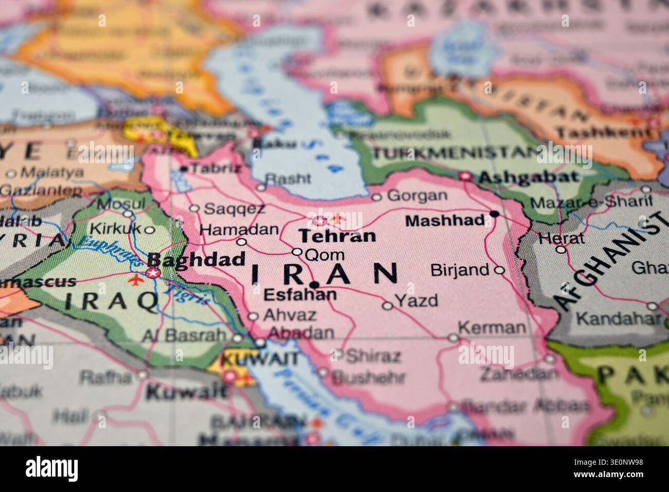 Téhéran Iran sur la carte du monde gros plan Macro flou arrière-plan image géographique Banque D'Images