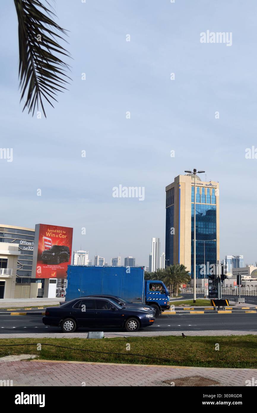 Manama, Bahreïn - 10 février 2026 : district de Seef. Seef est un quartier commercial et résidentiel de premier plan dans le nord de Manama, Royaume de Bahreïn Banque D'Images