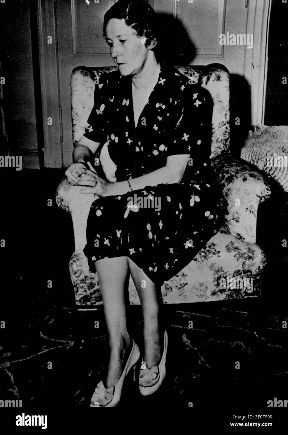 MRS Hermann Goering capturé - MRS Hermann Goering, épouse de l'ancien maréchal de l'Air du Reich, est assis dans la maison à Zell am See, Autriche, dans laquelle elle a un Banque D'Images