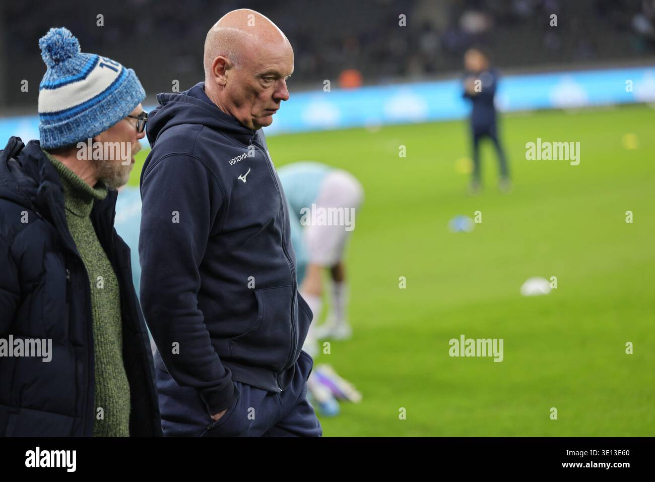 BERLIN, DEUTSCHLAND - 14 MARS : entraîneur / entraîneur Uwe Roesler, pendant le match dans le 2. Bundesliga allemande : Hertha BSC - VfL Bochum à l'Olympiastadion le 26 14 mars 2026 à Berlin, Deutschland. La réglementation #DFB interdit toute utilisation de photographies comme séquences d’images et/ou quasi vidéo. Banque D'Images
