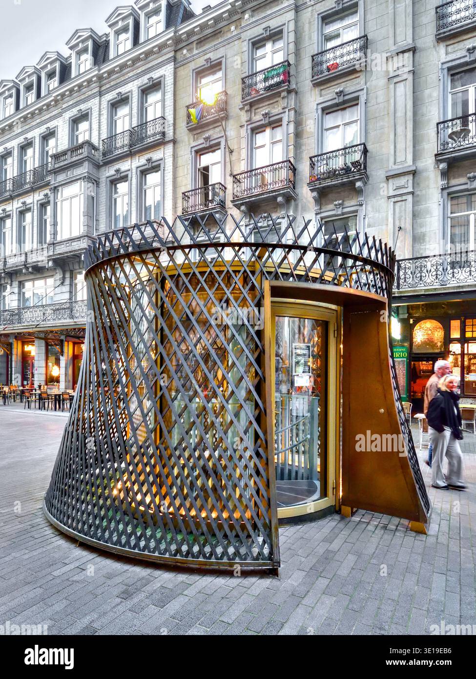 Portail d'entrée au Bruxelles médiéval sur la rue de la Bourse - Bruxelles, Belgique. Banque D'Images