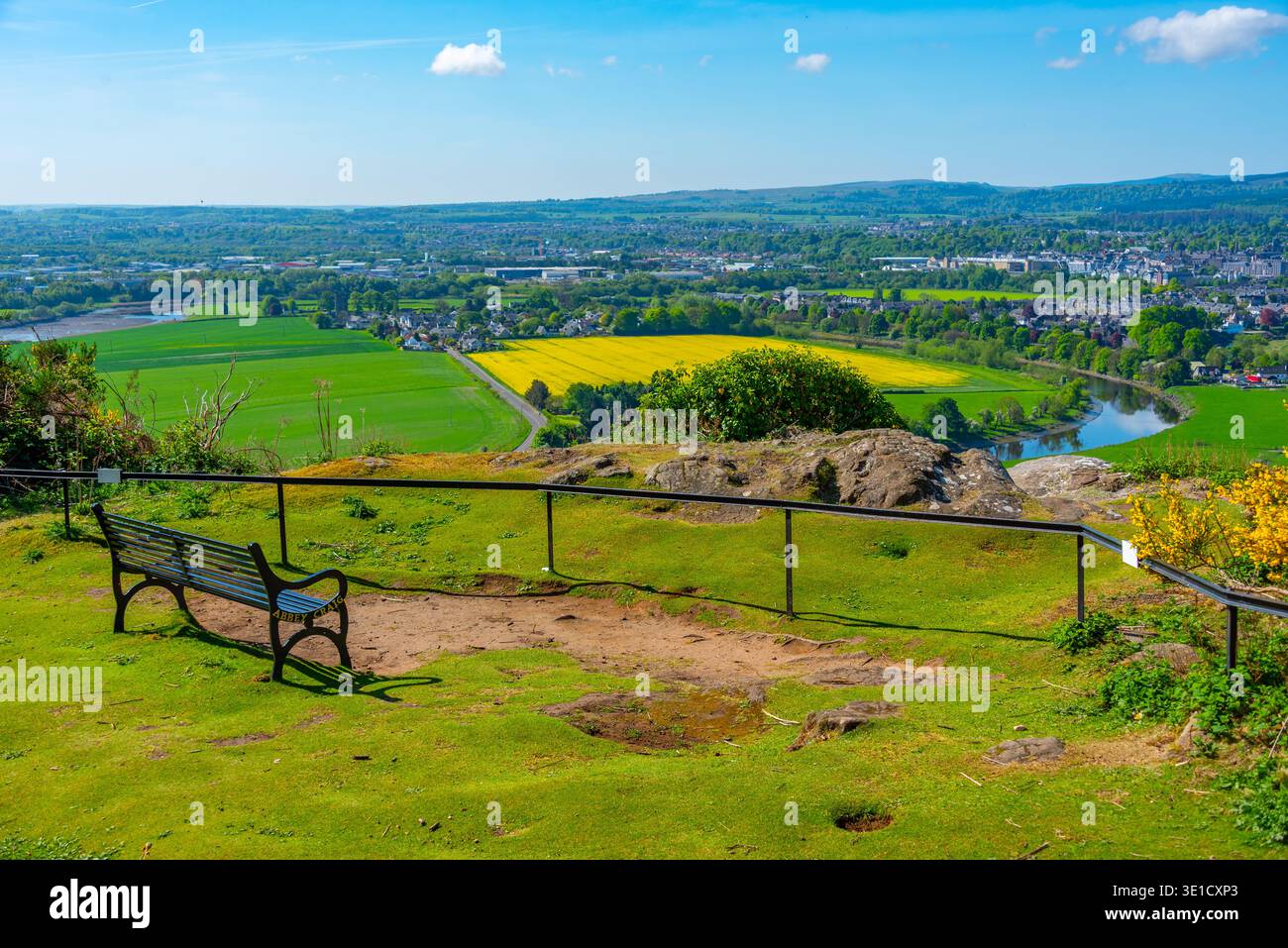 Banc surplombant la ville de Stirling en Scotland.IMAGE Banque D'Images