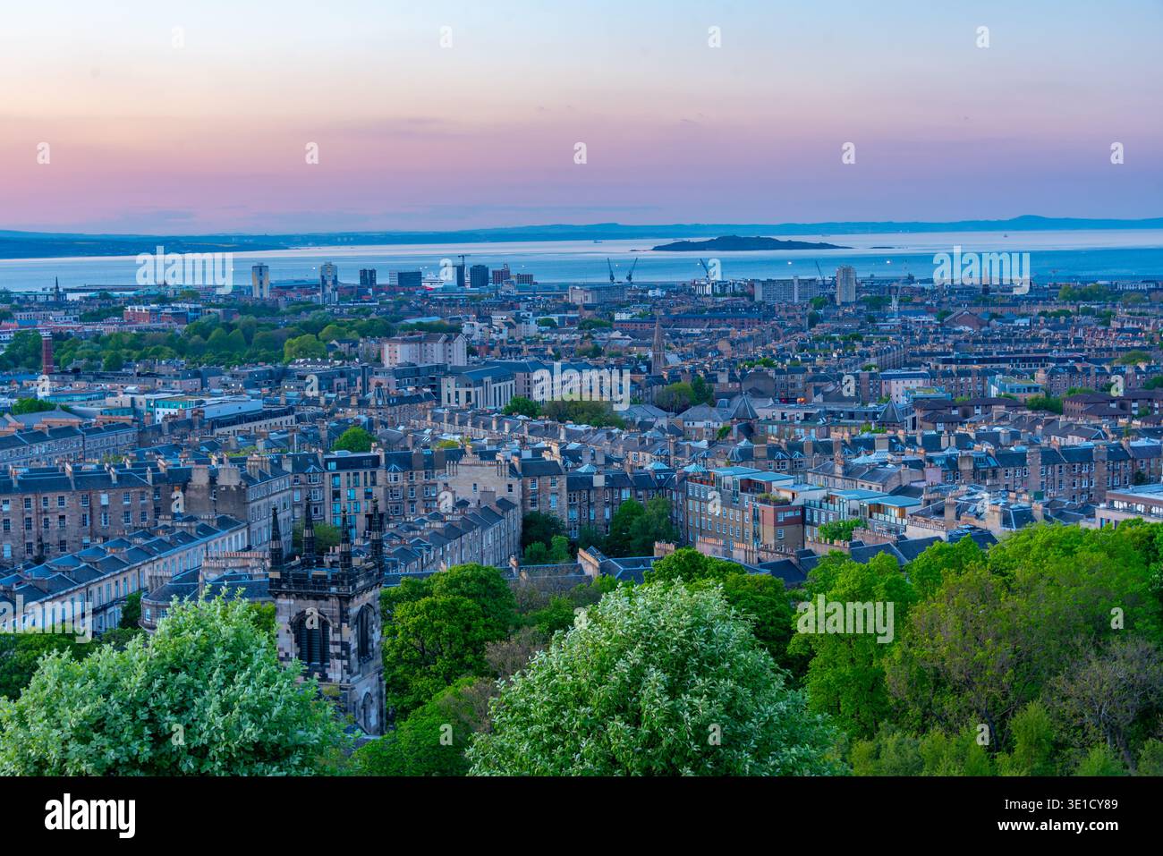 Coucher du soleil vue aérienne du quartier portuaire d'Édimbourg, Scotland.IMAGE Banque D'Images