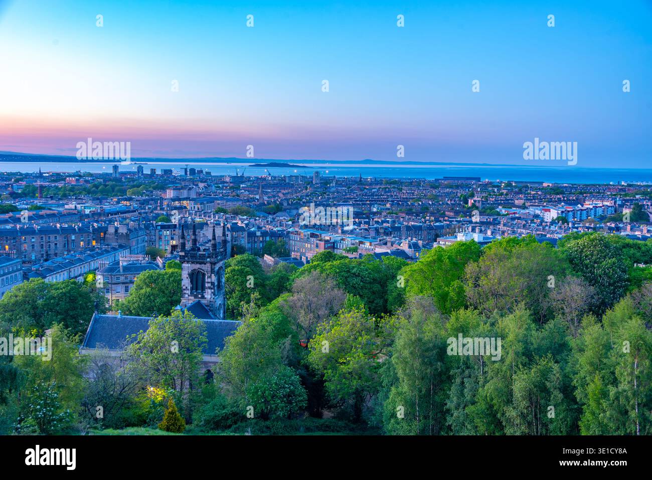 Coucher du soleil vue aérienne du quartier portuaire d'Édimbourg, Scotland.IMAGE Banque D'Images