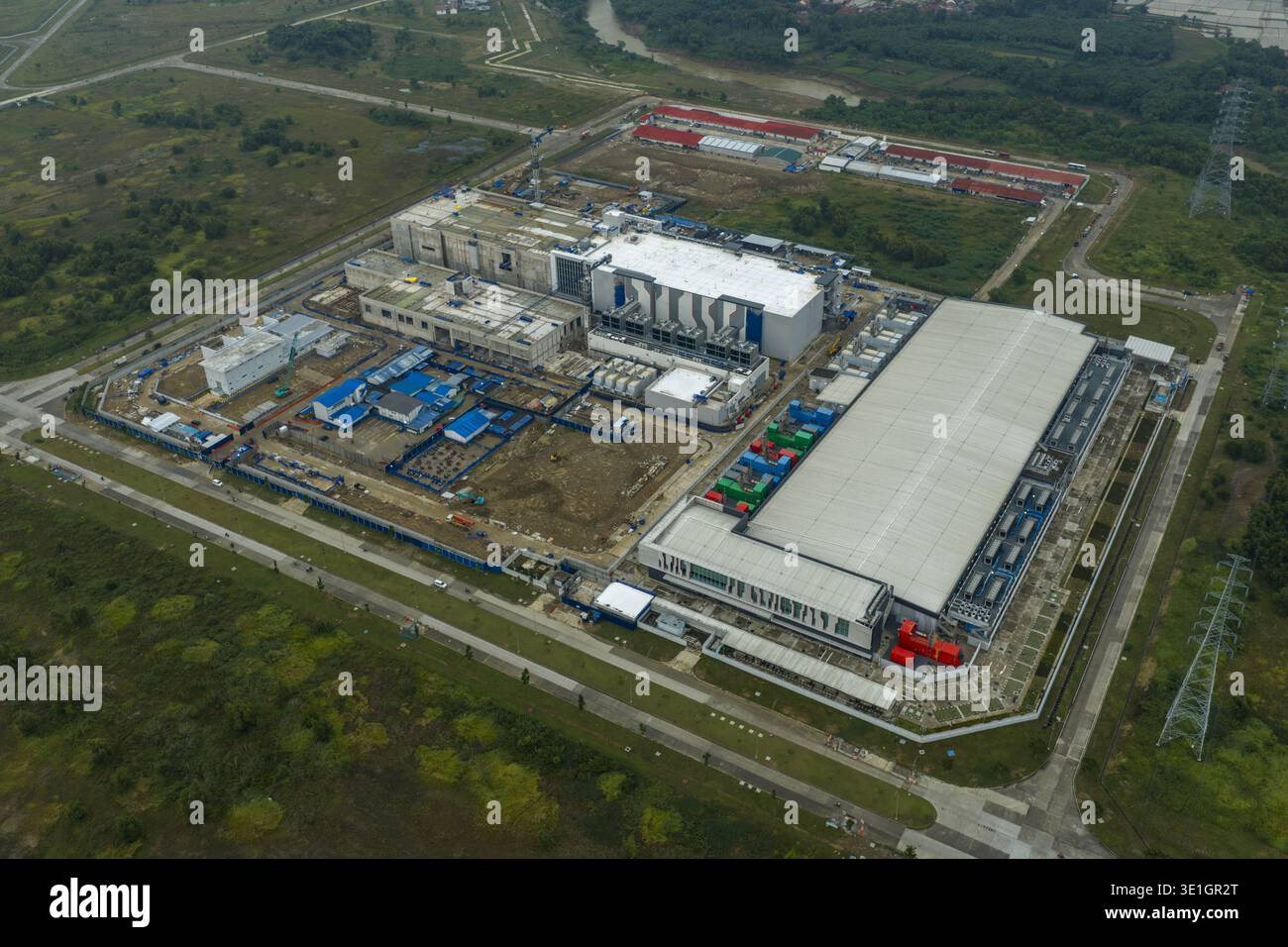 Vue aérienne du complexe de centre de données à grande échelle ai en construction, montrant le développement et l'expansion de l'infrastructure technologique moderne, Pékin, Banque D'Images
