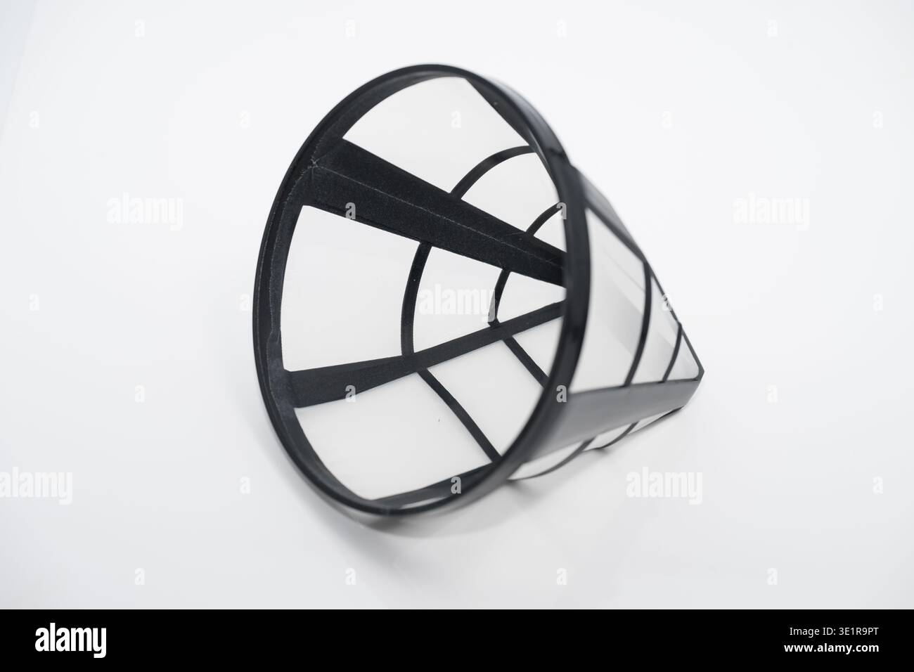 Filtre à café panier de filtre conique en maille de nylon avec poignée pour machines à café, accessoire de machine à café Banque D'Images
