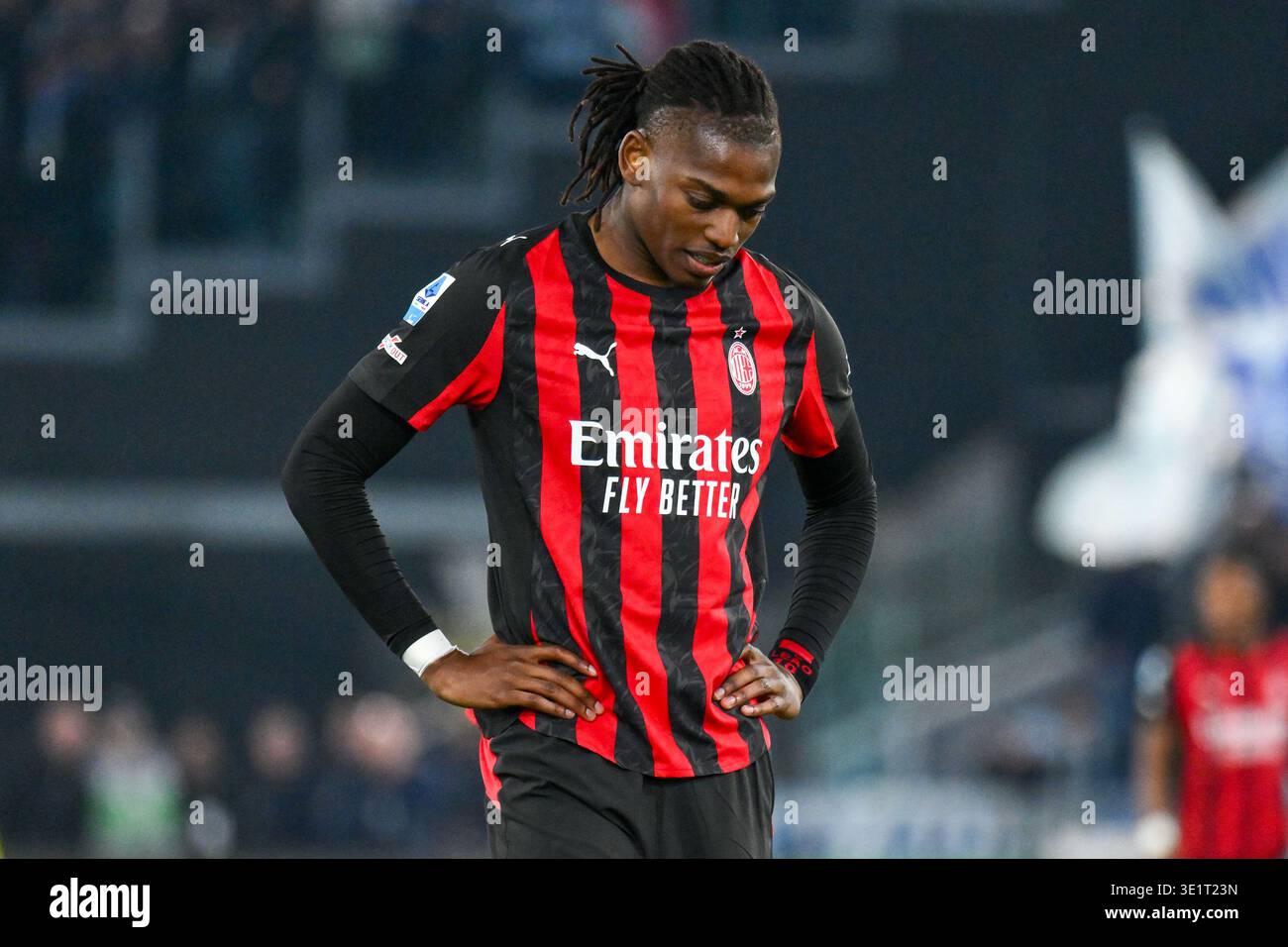 Rafael Leao de l'AC Milan réagit avec déception lors du match de Serie A Enilive entre le SS Lazio et l'AC Milan au stade olympique le 15 mars 2026 Banque D'Images
