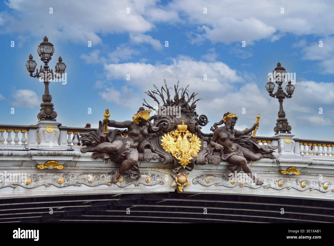 Le pont Alexandre III sur la Seine à Paris, France, Europe Banque D'Images