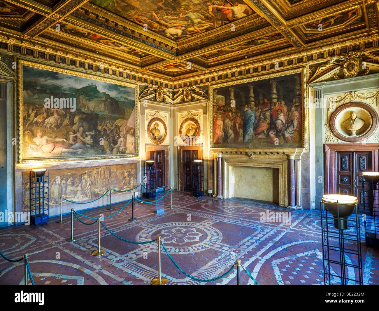 Salle de Léon X avec des œuvres de Giorgio Vasari (1511 - 1575), Marco Marchetti, également connu sous le pseudonyme Marco da Faenza (vers 1528 - 1588) et Jan Van der Straet appelé Giovanni Stradano (1523 - 1605) - appartements de Léon X dans le Palazzo Vecchio - Florence, Italie Banque D'Images