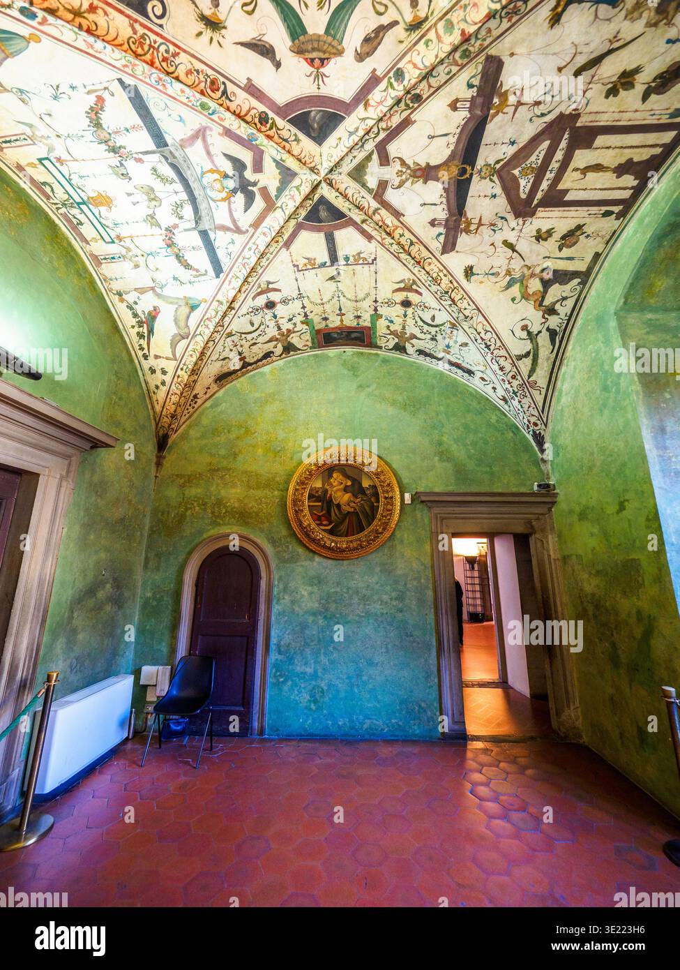 Chambre verte dans les appartements d'Eleonora de Tolède avec l'entrée de la chapelle - Palazzo Vecchio - Florence, Italie Banque D'Images