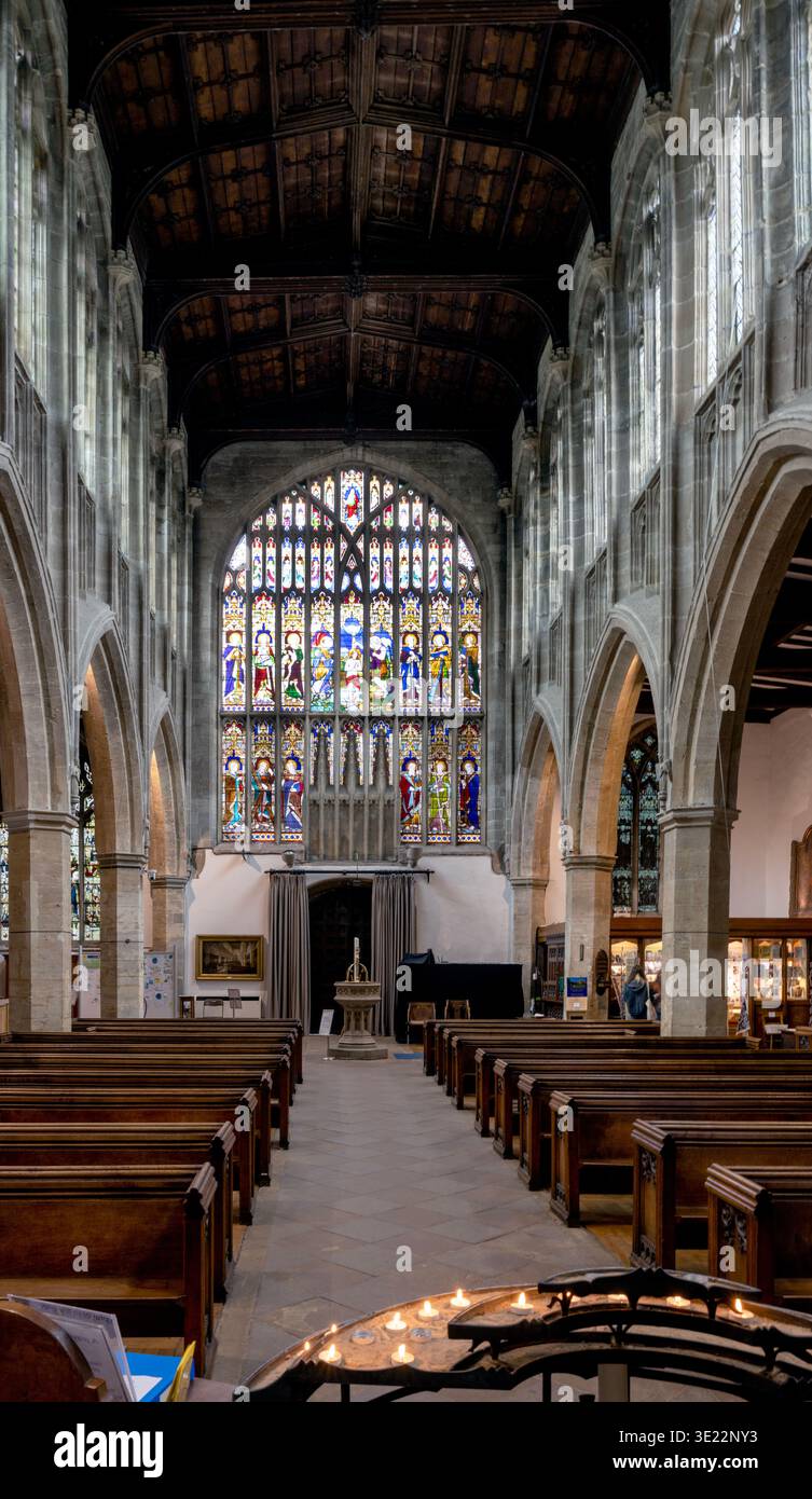 Vue intérieure de l'église Holy Trinity - la collégiale de la Sainte et indivise, vieille ville, Stratford-upon-Avon, Warwickshire, Angleterre, ROYAUME-UNI Banque D'Images