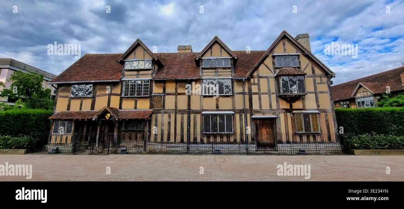 Lieu de naissance de Shakespeare sur Henley Street à Stratford-upon-Avon, maison historique Tudor où William Shakespeare est né - Image de stock capturée avec un smartphone
