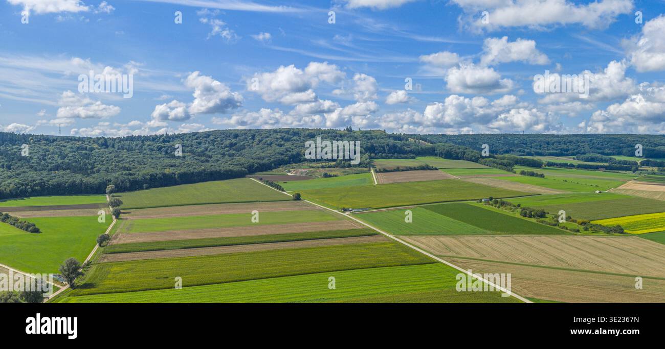 Vue sur Dittenheim, situé entre Gunzenhausen et Treuchtlingen dans la région des lacs de Franconie Banque D'Images
