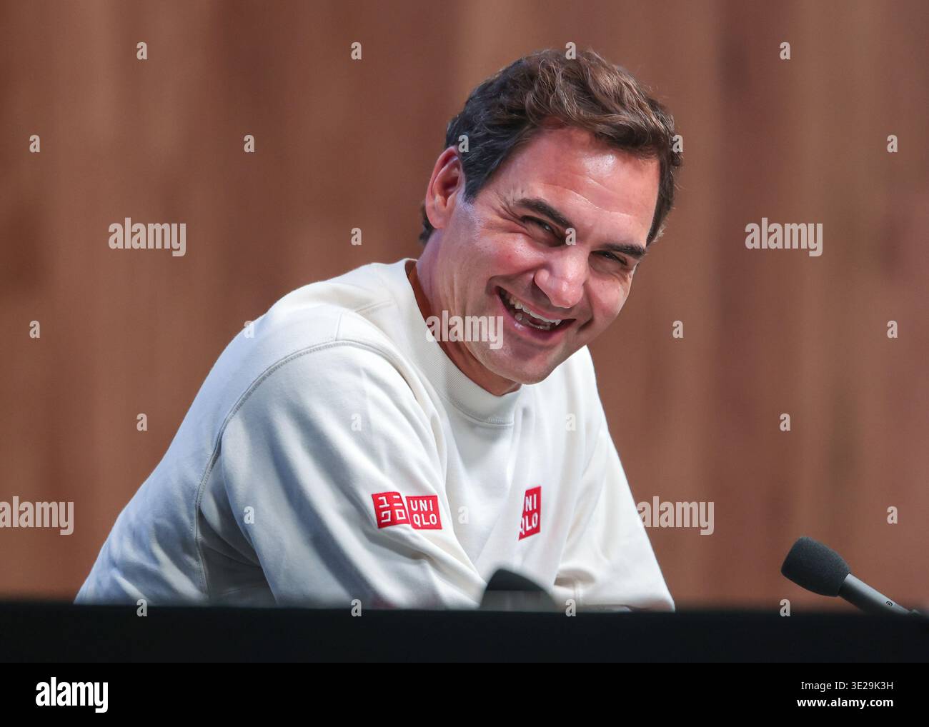 Roger Federer (sui) lors d'une conférence de presse à l'Australian Open 2026 Melbourne Park, Melbourne, Victoria, Australie. Banque D'Images