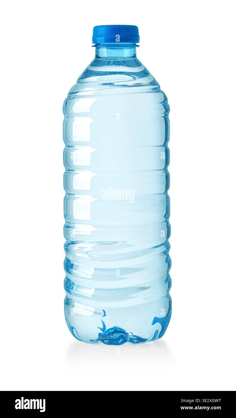 Bouteille d'eau transparente en plastique contenant du liquide, favorisant l'hydratation et le rafraîchissement Banque D'Images