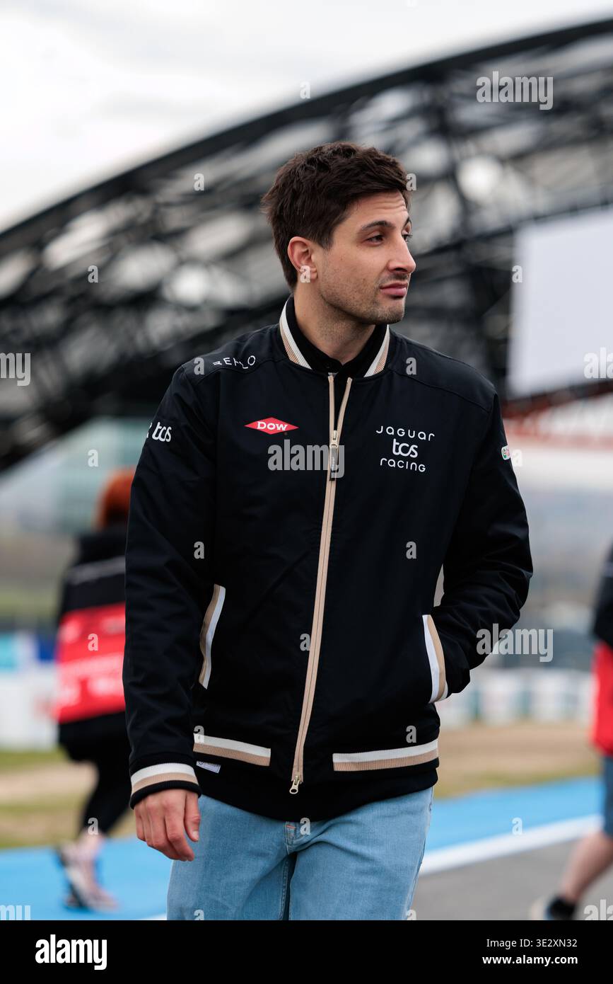 Madrid, Espagne. 20 mars 2026. Mitch Evans de l'écurie Jaguar TCS Formula E Team participe à une marche sur piste au Circuito del Jarama lors du week-end E-Prix de formule E Cupra Raval Madrid le 20 mars 2026 à Madrid, Espagne. Banque D'Images