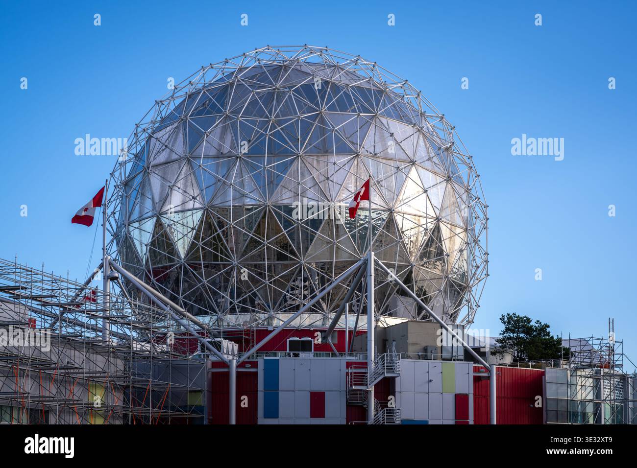 Science World Sphere à False Creek - Vancouver, Colombie-Britannique, Canada Banque D'Images