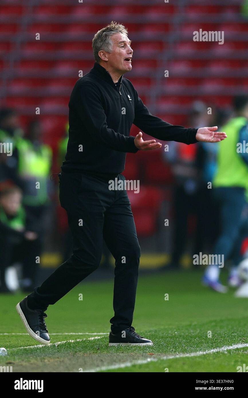 Sheffield, Royaume-Uni. 21 mars 2026. Phil Parkinson manager de Wrexham lors du match Sheffield United vs Wrexham Sky Bet Championship à Bramall Lane, Sheffield. Le crédit photo devrait se lire comme suit : Simon Bellis/SportimageSheffield, Angleterre, 21 mars 2026. Lors du match Sheffield United vs Wrexham Sky Bet Championship à Bramall Lane, Sheffield. Le crédit photo devrait se lire : Simon Bellis/Sportimage crédit : Sportimage Ltd/Alamy Live News Banque D'Images