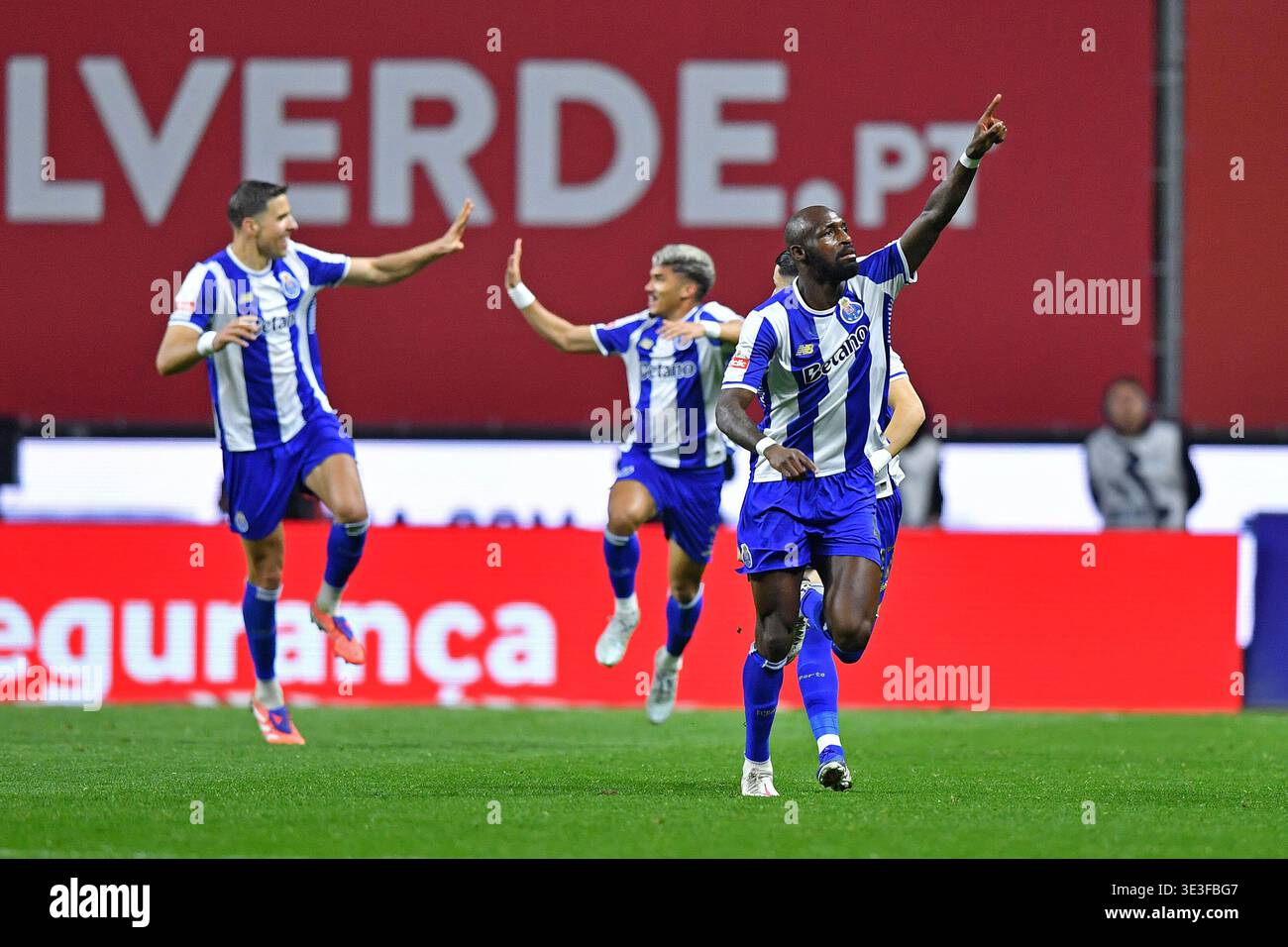 Braga, Portugal. 22 mars 2026. Estadio Municipal de Braga, Primeira Liga 2025-2026, SC Braga vs FC Porto : Seko Fofana du FC Porto célèbre après avoir marqué le deuxième but de son équipe lors d'un match entre le SC Braga et le FC Porto pour la Primeira Liga 2025/2026 à l'Estadio Municipal de Braga à Braga le 22 mars 2026. Photo : Daniel Castro/DiaEsportivo/Alamy Live News crédit : DiaEsportivo/Alamy Live News Banque D'Images