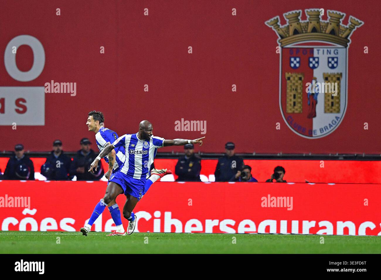 Braga, Portugal. 22nd March 2026: Braga, Portugal: Estadio Municipal de Braga, Primeira Liga 2025-2026, SC Braga versus FC Porto: Seko Fofana of FC Porto celebrates after scoring the second goal of his team during a match between SC Braga and FC Porto for the Primeira Liga 2025/2026 at Estadio Municipal de Braga Credit: Action Plus Sports Images/Alamy Live News Banque D'Images