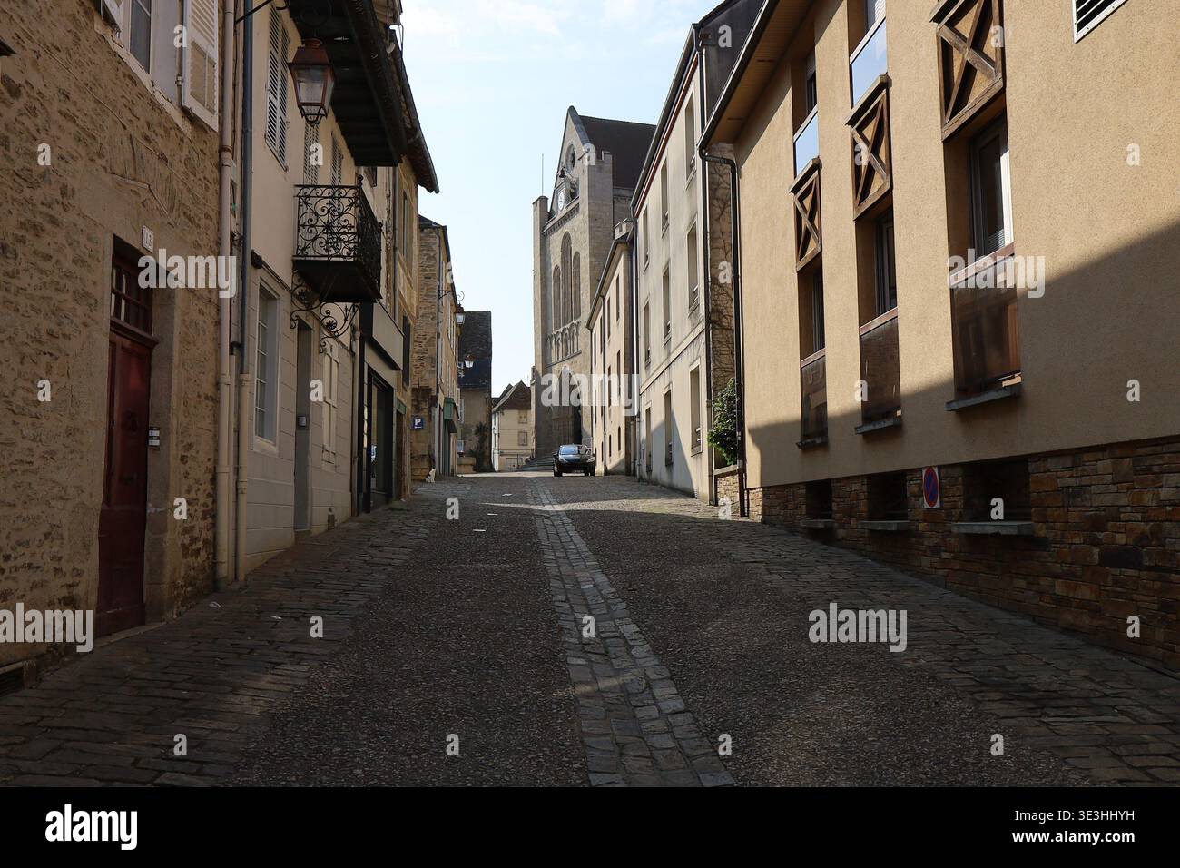 Rue ancienne typique, village de Saint Yrieix la Perche, département de la haute-Vienne, France Banque D'Images