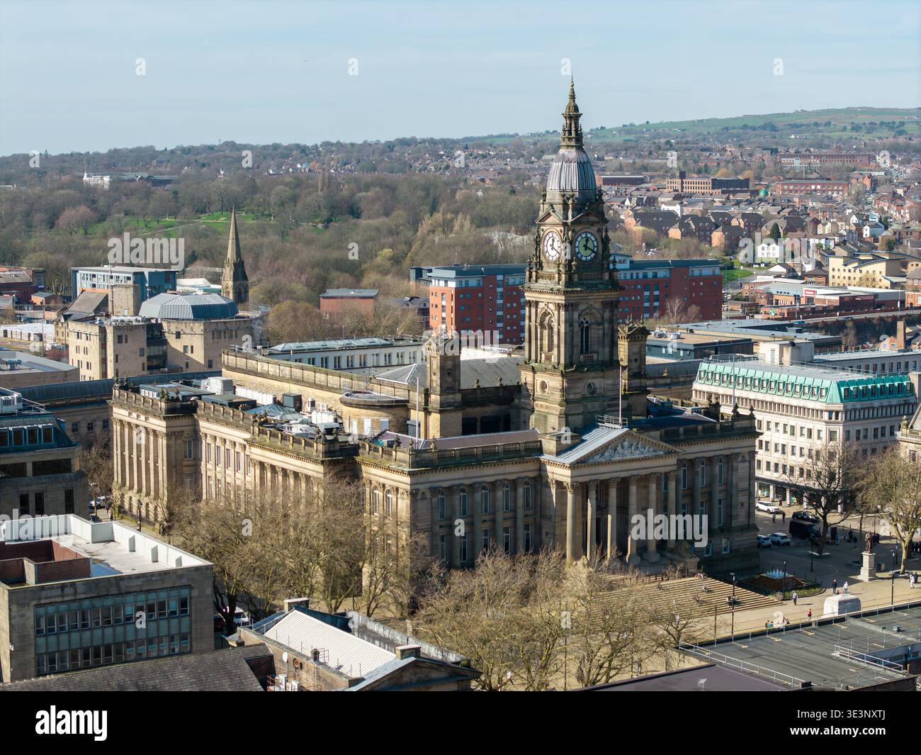 BOLTON, GREATER MANCHESTER, ANGLETERRE - 18 MARS 2026 : L'hôtel de ville néoclassique de Bolton, classé Grade II, se trouve à Victoria Square, Bolton Banque D'Images