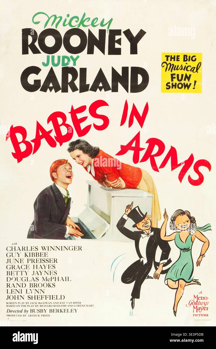 Cette affiche animée de Metro-Goldwyn-Mayer de 1939 fait la promotion du film musical « Babes in Arms », avec Mickey Rooney et Judy Garland. Il présente une illustration de Rooney devant un piano regardant Garland, aux côtés de caricatures ludiques de personnages dansants et de crédits pour le réalisateur Busby Berkeley. Banque D'Images