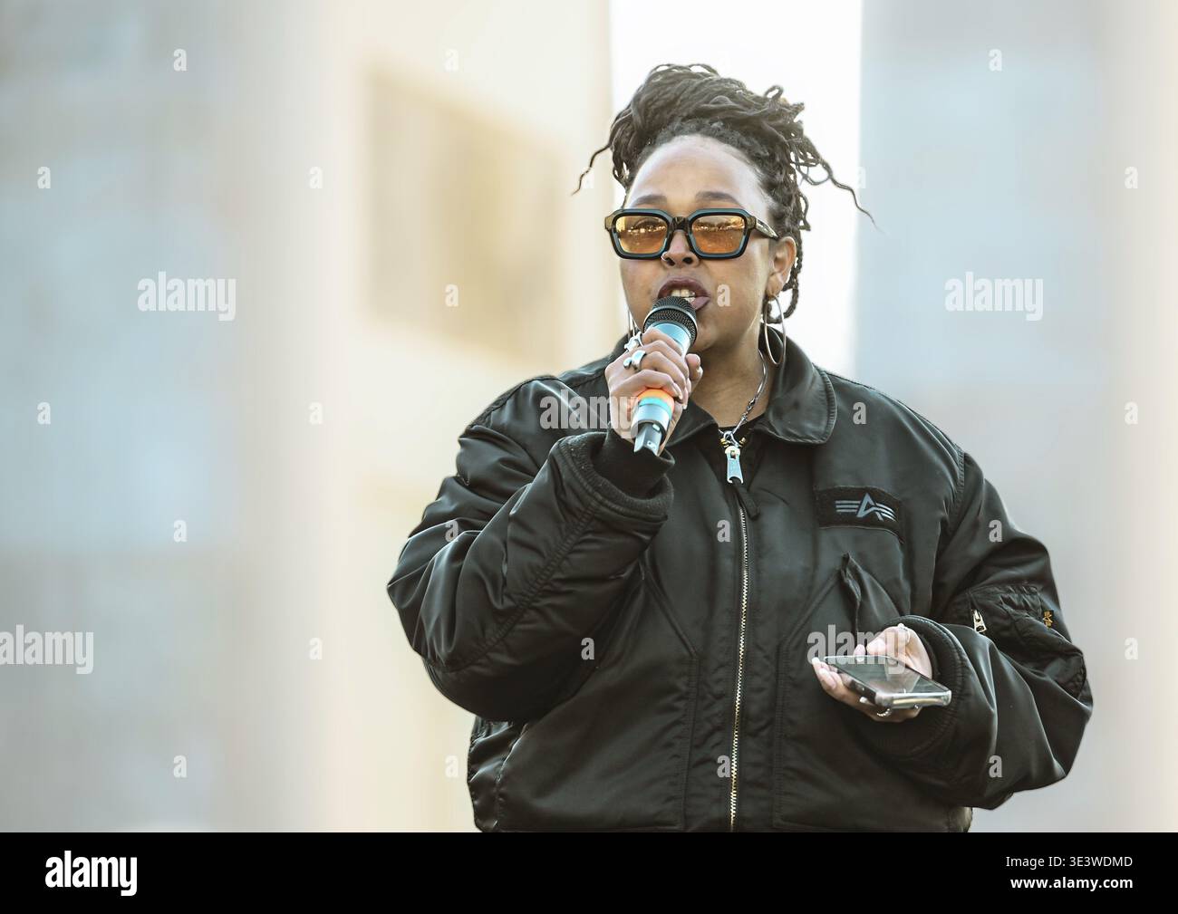 Aaliyah Osuman à la manifestation du Feminist Fight Club sous le slogan contre la violence numérique sexualisée, solidarité avec toutes les victimes Banque D'Images