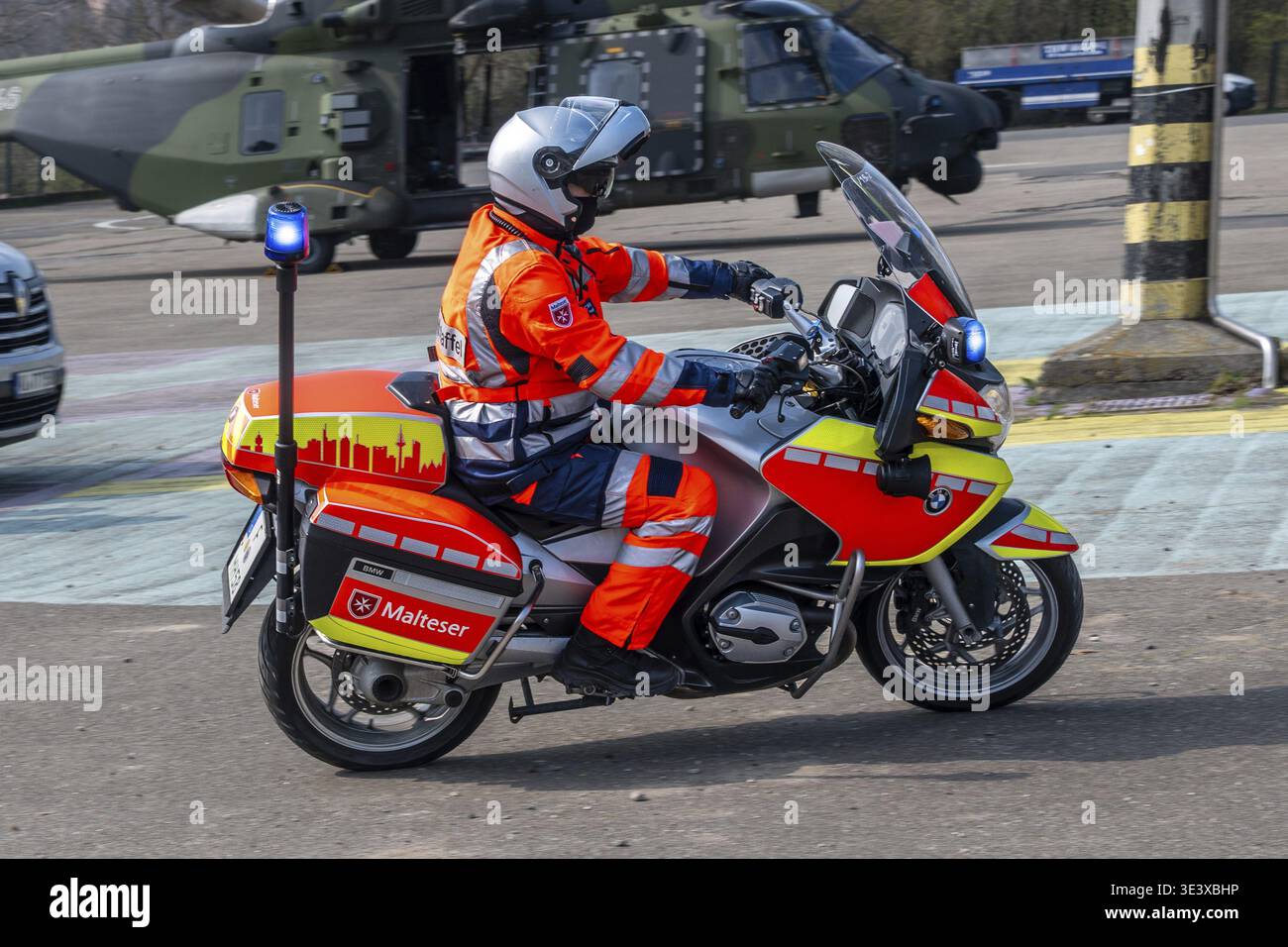 Motocyclette du véhicule d'urgence du service de secours maltais lors d'un exercice de contrôle de catastrophe service de secours de la protection civile Banque D'Images