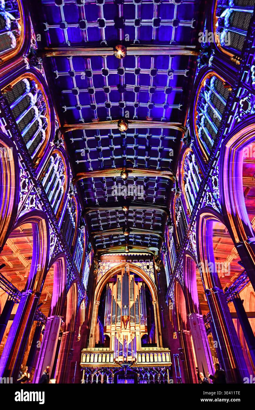 Spectacle de lumière « luminescence » à la cathédrale de Manchester Banque D'Images