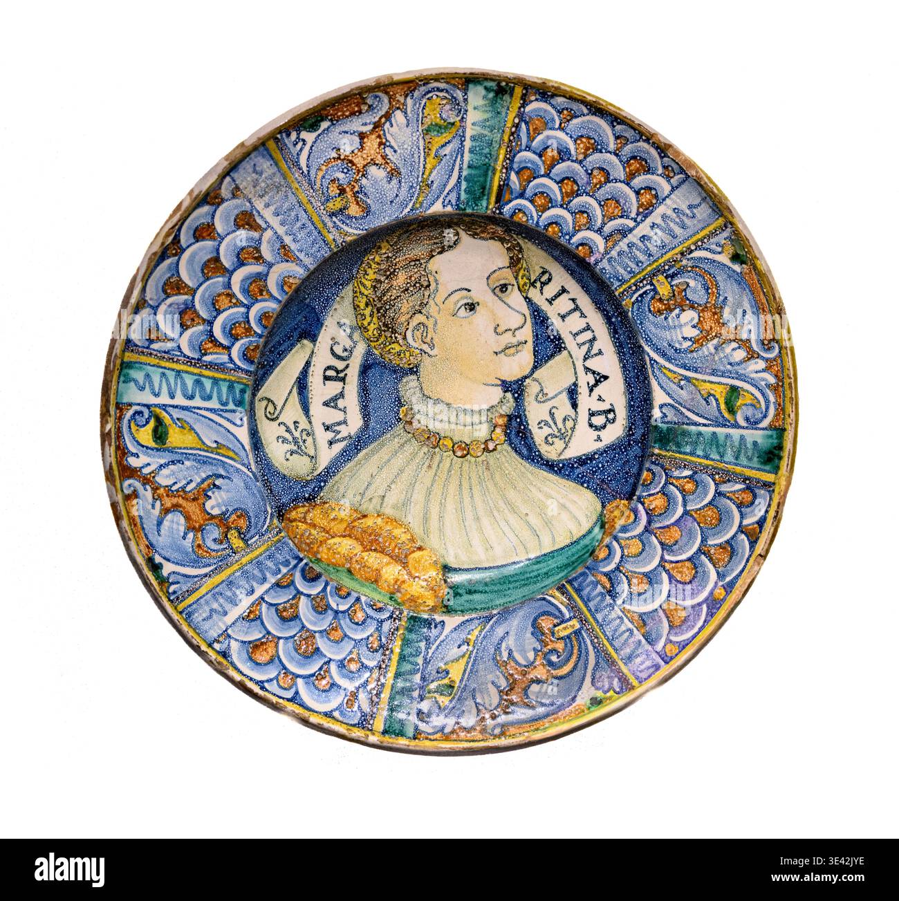 Plaque de 'Margaritina Bella' plaque du XVIe siècle de Deruta en Italie, représentant un portrait de femme. Un cerimonial ou une assiette de luxe possible un gif de mariage Banque D'Images