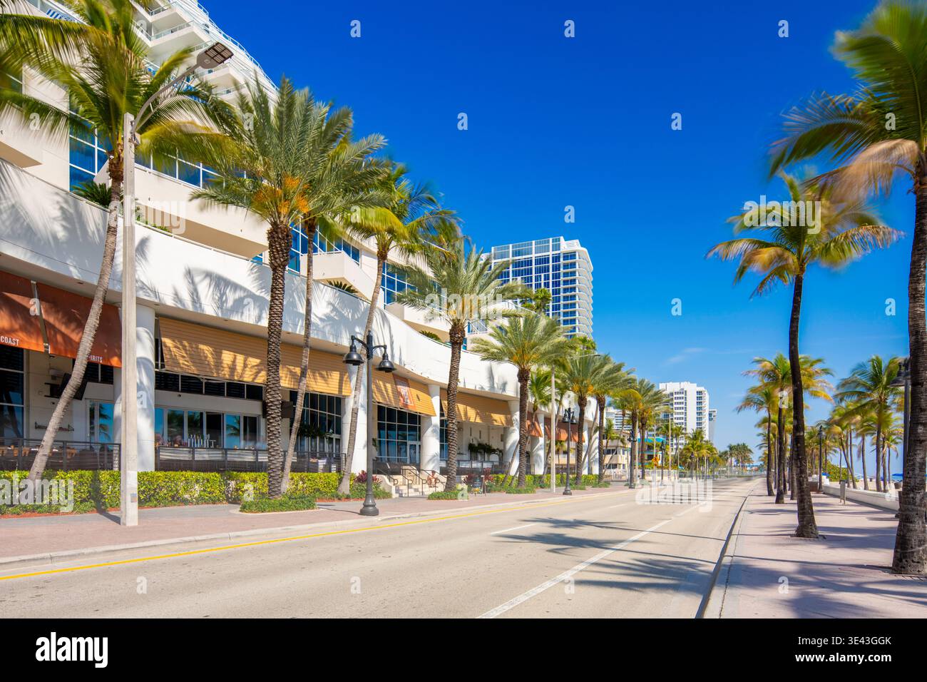 Fort Lauderdale, FL, États-Unis - 25 mars 2026 : The Ritz Carlton Fort Lauderdale on A1A Banque D'Images