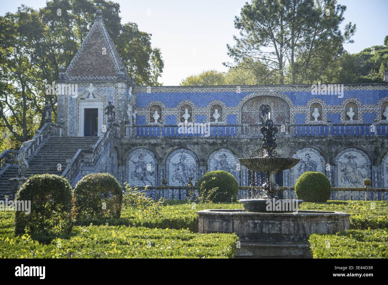 Azulejos à la Maison et le jardin du Palacio Fronteira à Benfica dans la ville de Lisbonne au Portugal.Portugal, Lisbonne, octobre 2021 Banque D'Images