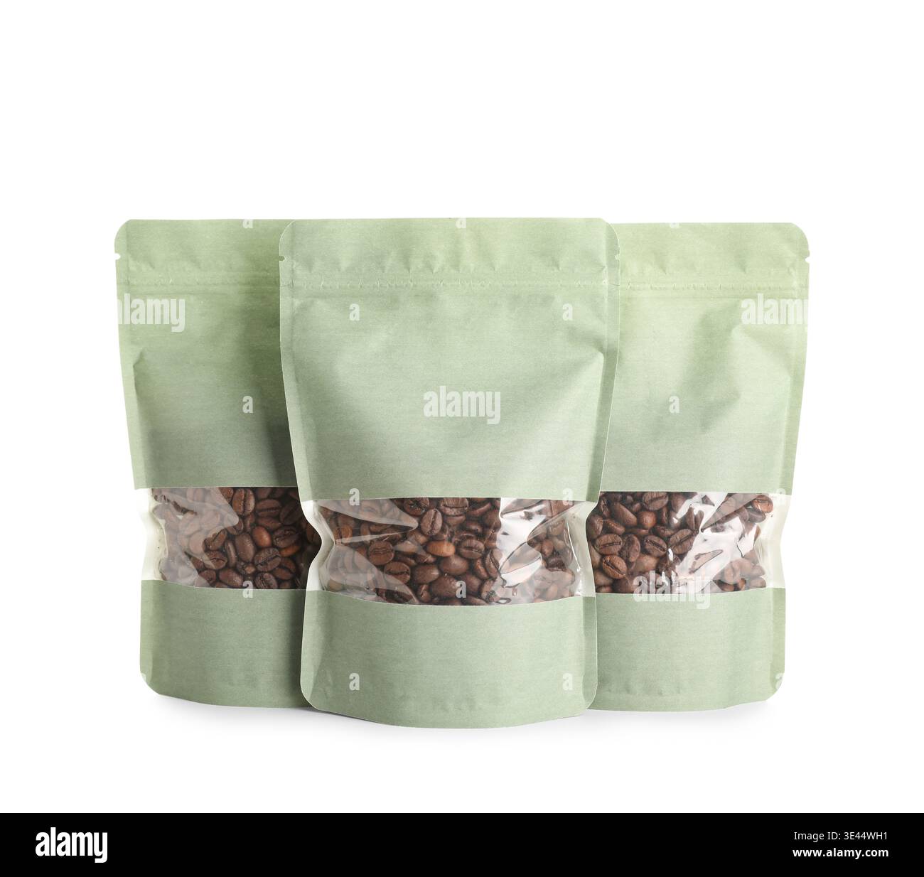 Sacs de café verts sur fond blanc Banque D'Images