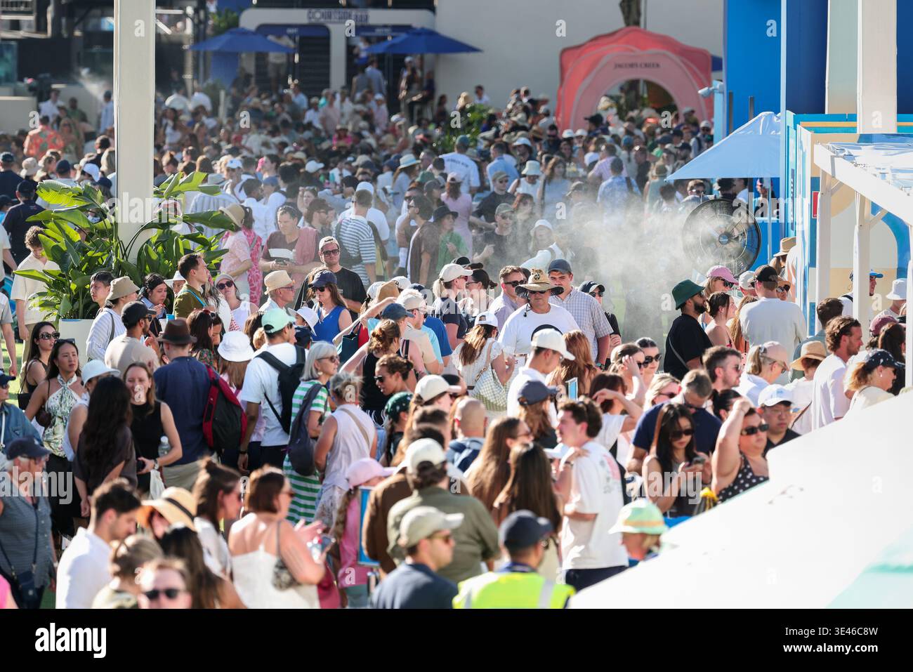 Foule au tournoi de tennis de l'Open d'Australie 2026 à Melbourne Park, Melbourne, Victoria, Australie. ambiance ambiance de l'après-midi présence Banque D'Images