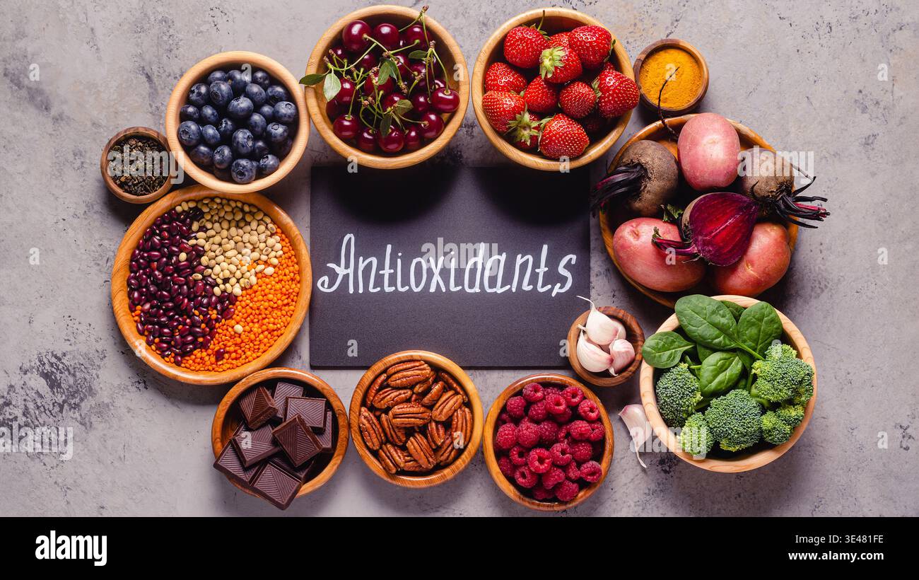 Aliments sains riches en antioxydants, vue du dessus. Banque D'Images