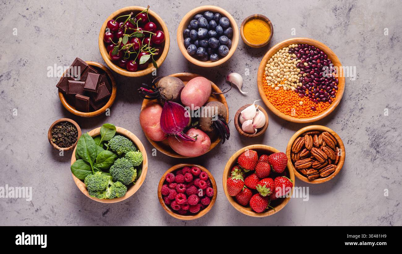 Aliments sains riches en antioxydants, vue du dessus. Banque D'Images